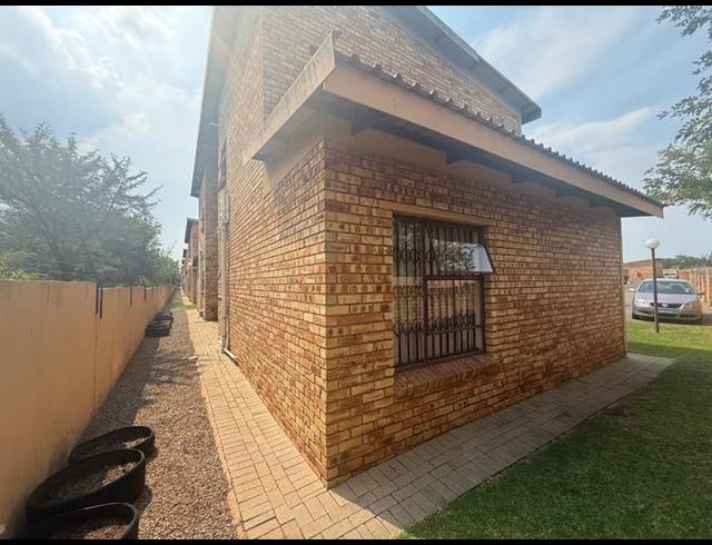 2 BEDROOM APARTMENT FOR SALE IN STAALRUS